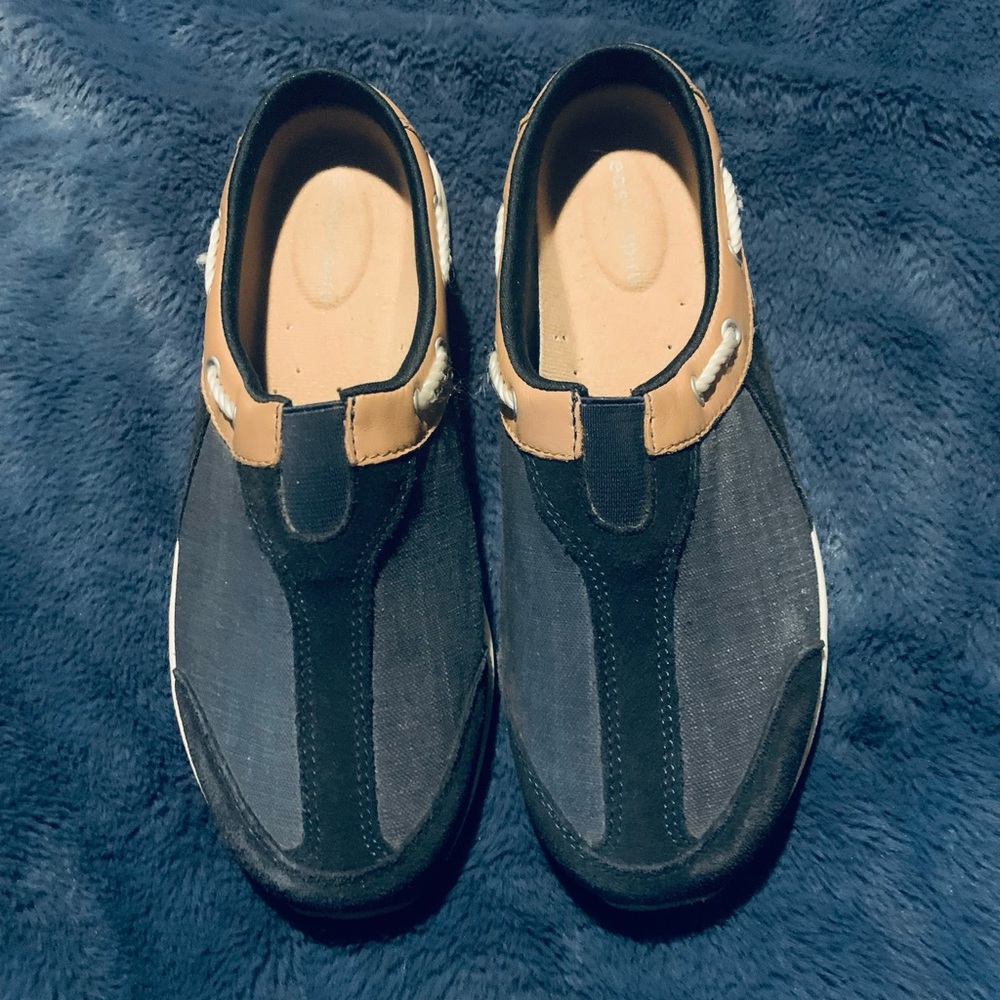EUC Easy Spirit Navy/taupe canvas/leather mules size 8.5